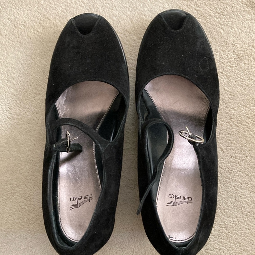 Dansko leather/nubuck peep toe Mary Jane heels. Excellent new condition. Black